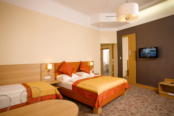 Rooms at Hotel Drei Raben are fully modernized